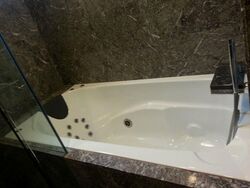 Suites @ Cairnhill (D9), Apartment #328818271